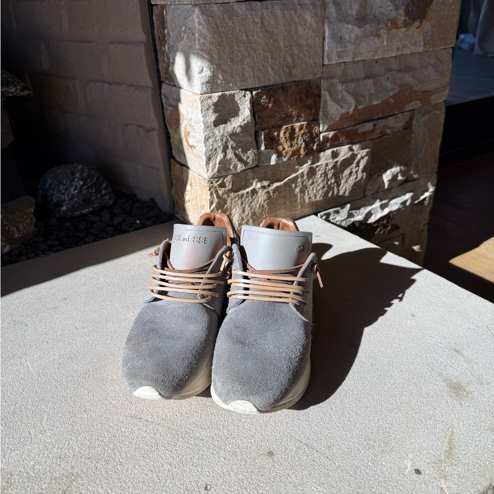 Esse ut Esse Italian Fringe Sneakers